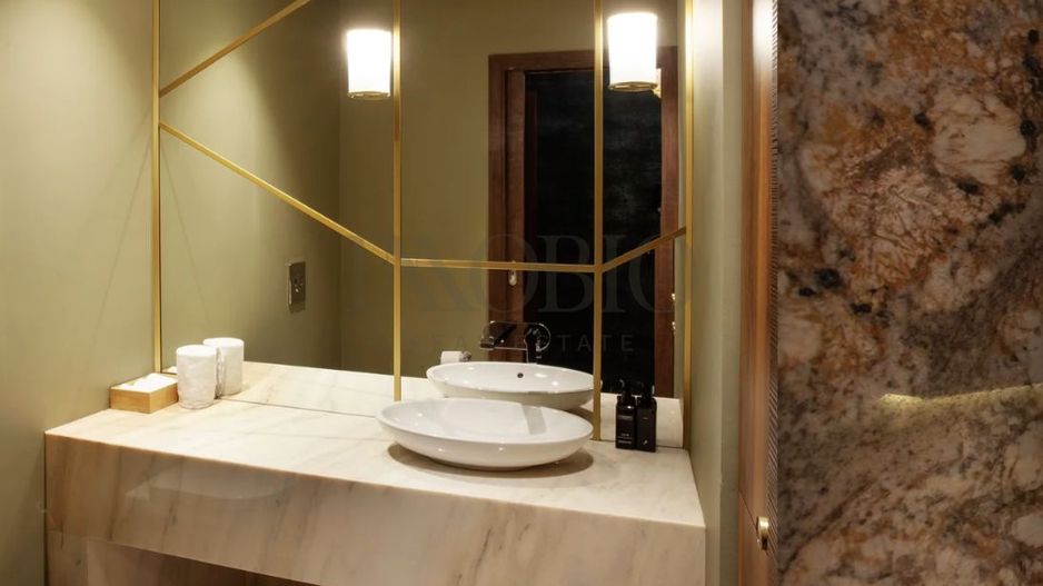 Full Service Apartment | 2 Bedrooms | Parking | Concierge - Poză 9