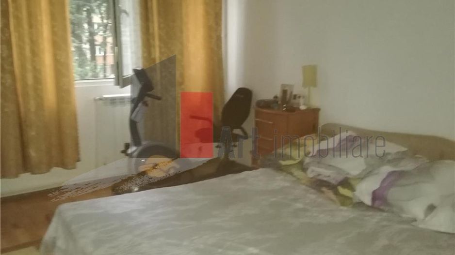 Vânzare apartament semidecomandat 4 camere cu centrală Bd. Obregia - Poză 12