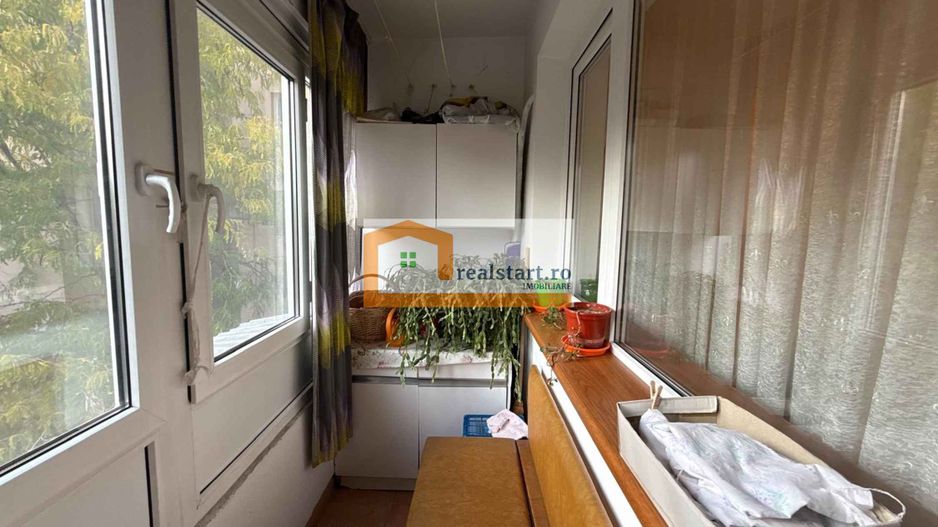 Bloc anvelopat, Romancierilor, toate instalatiile noi, 2 lifturi - Poză 13