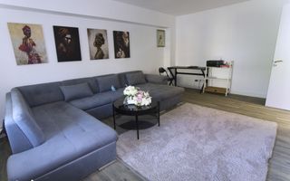Apartament spatios renovat, Podu Iloaiei - 4 camere, pret 150.000 EUR - Poză 1