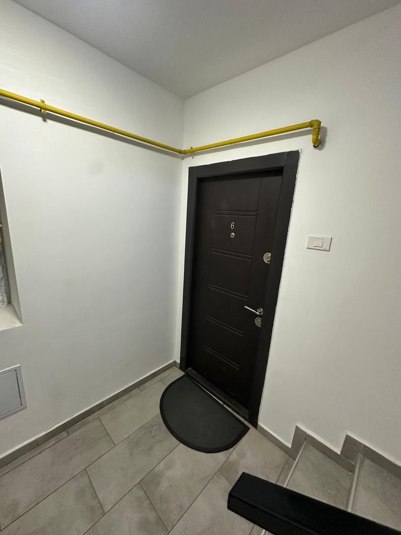 Apartament Finalizat,suprafata generoasa,loc de parcare,in fata statie STB. - Poză 1