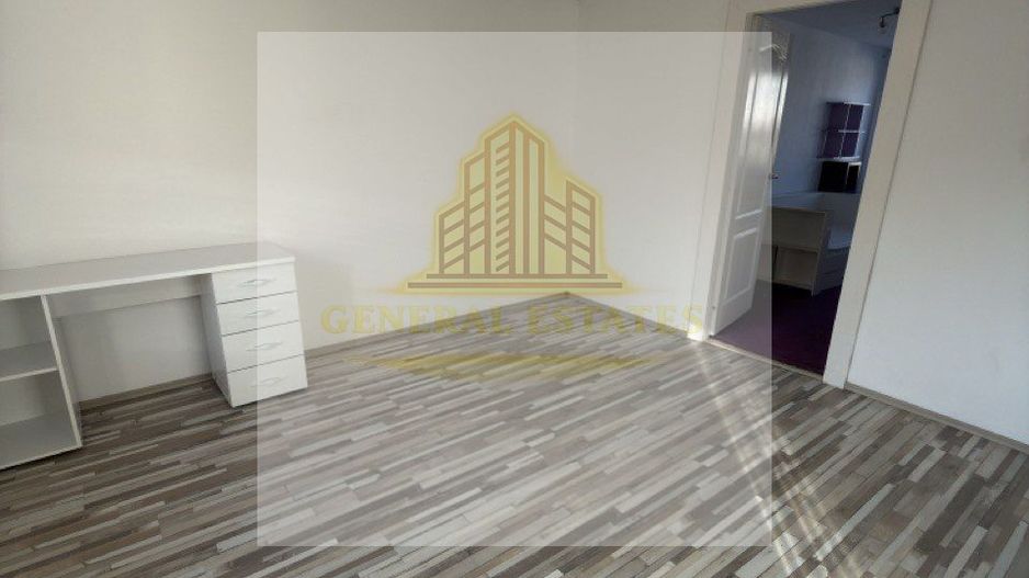 Apartament spatios cu 3 camere - Poză 3