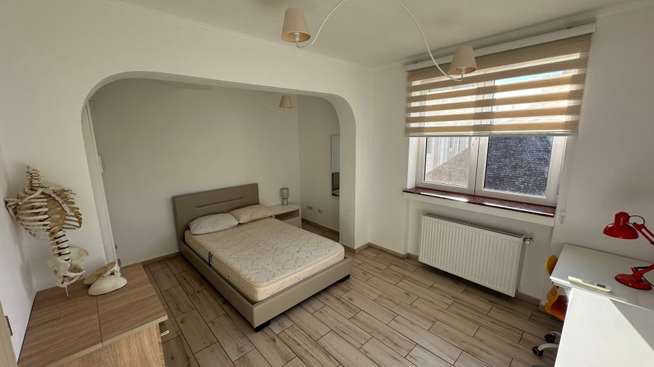 Apartment 4 camere Piata Unirii aproape de Medicina - Poză 18