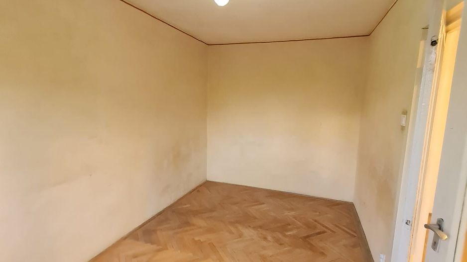 Apartament modest 2 camere zona Sagului - Poză 2