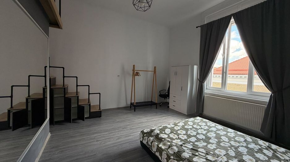 Apartament cu 3 camere | 80 mp | Ultracentral | UMF - Poză 1