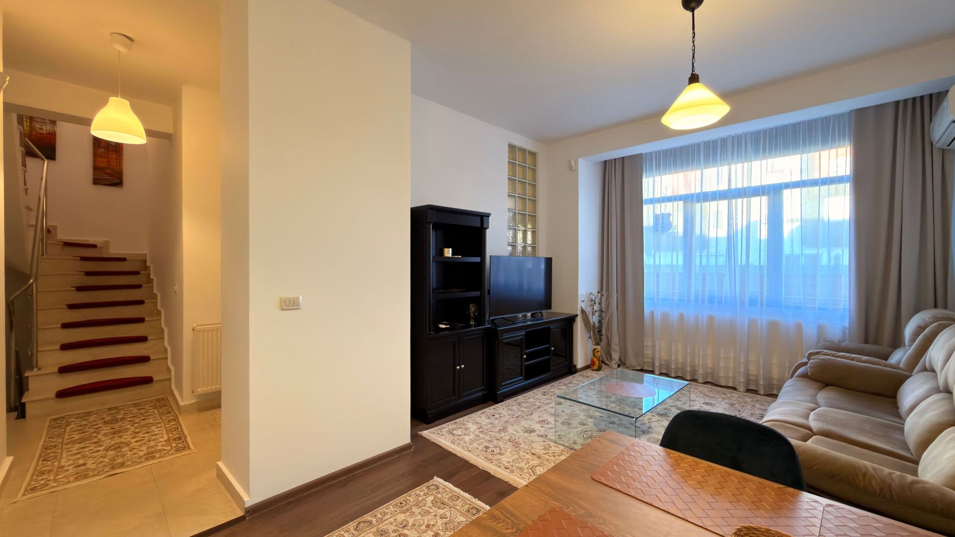 Închiriat: Vilă P+1 deosebită | Prima Închiriere | 5 Camere, Terasă - Poză 4
