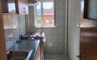 Apartament  Luminos 2 camere. Decomandat. Brancoveanu. - Poză 3
