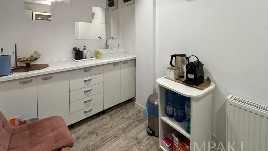Spațiu comercial de vanzare – salon activ, randament imediat - Poză 8