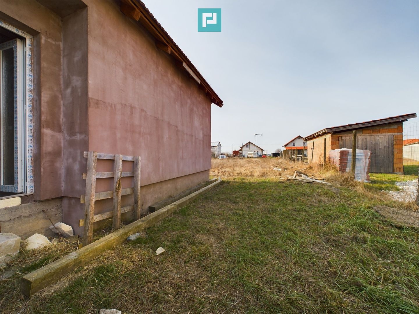 Casă în Izvin – 90 mp utili, curte 500 mp, la roșu - Poză 2