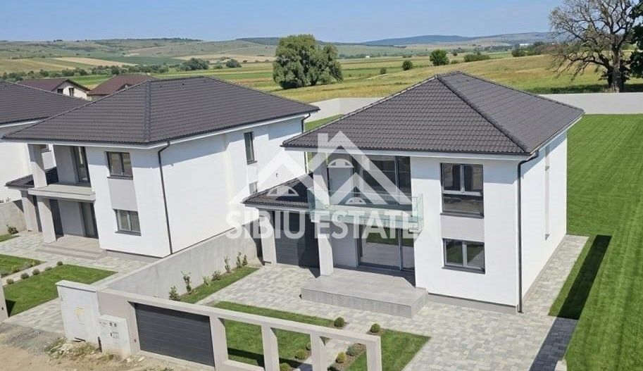 Casa noua 5 camere, 3 bai, curte mare - Poză 4