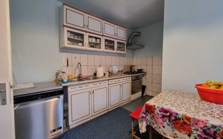 Casă / Vilă cu 4 camere de vânzare în zona Campului - Poză 3