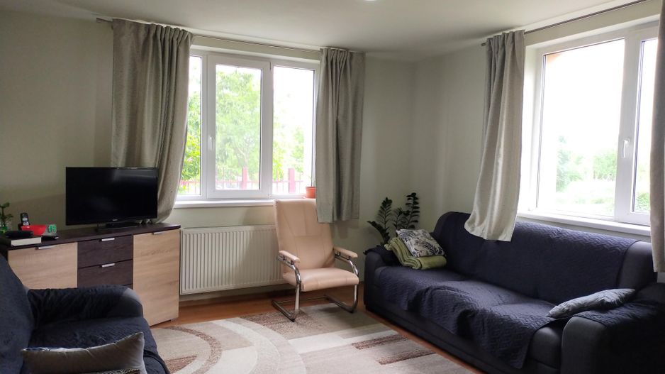 Casa cu 3 apartamente în Dumbravita aproape de pădure - Poză 11