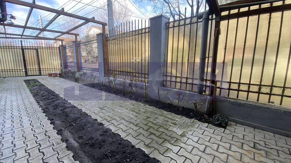 APARTAMENT 3 CAMERE | CURTE 66MP | DAMAROAIA - Poză 1