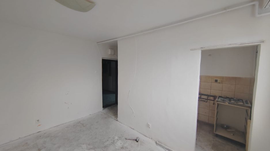 Garsoniera ieftina cu vedere la parc - Poză 4