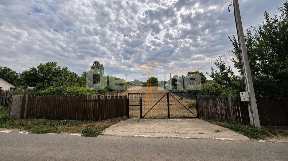Teren 3.000 mp, cu autorizație și utilități - Poză 1