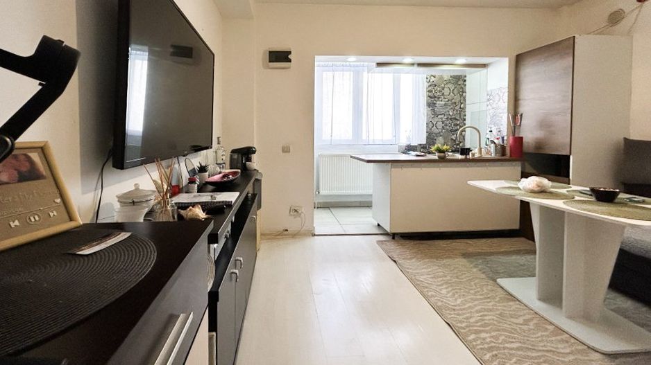 2 camere cu gradina de 35mp + parcare inclusa - Poză 4