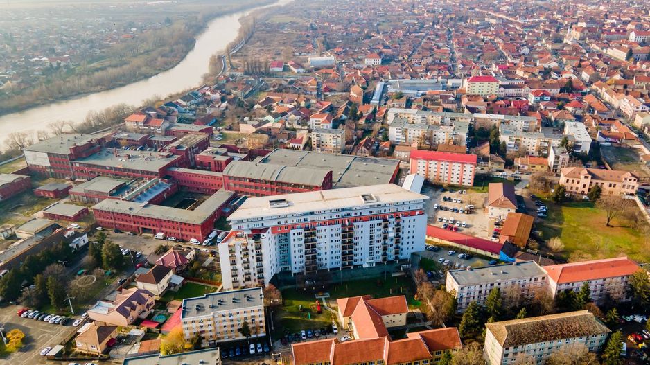 Apartament modern cu 3 camere, Via Romana. Arad. - Poză 10