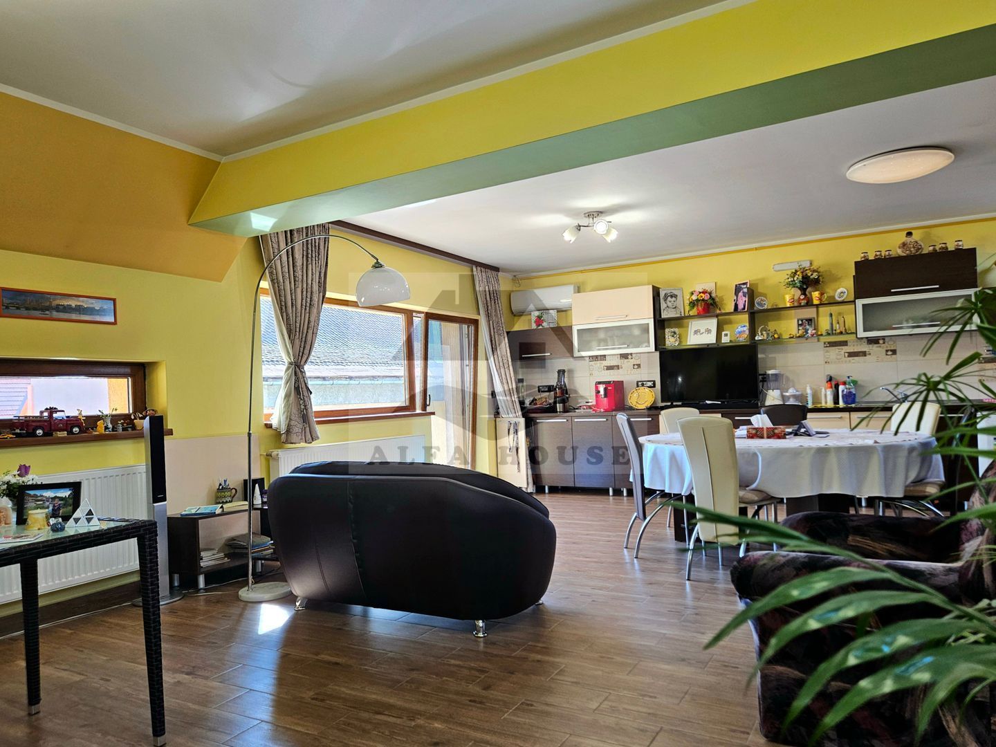 Casă plus Spațiu comercial 741 mp, Teren 906 mp Brasov - zona Blumana - Poză 1