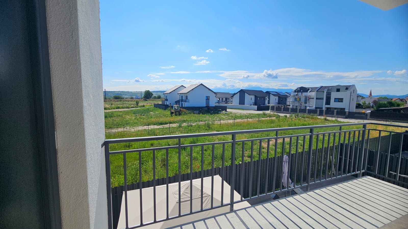 Apartament 3 camere 2 bai camara pe balcon si loc parcare Selimbar - Poză 7