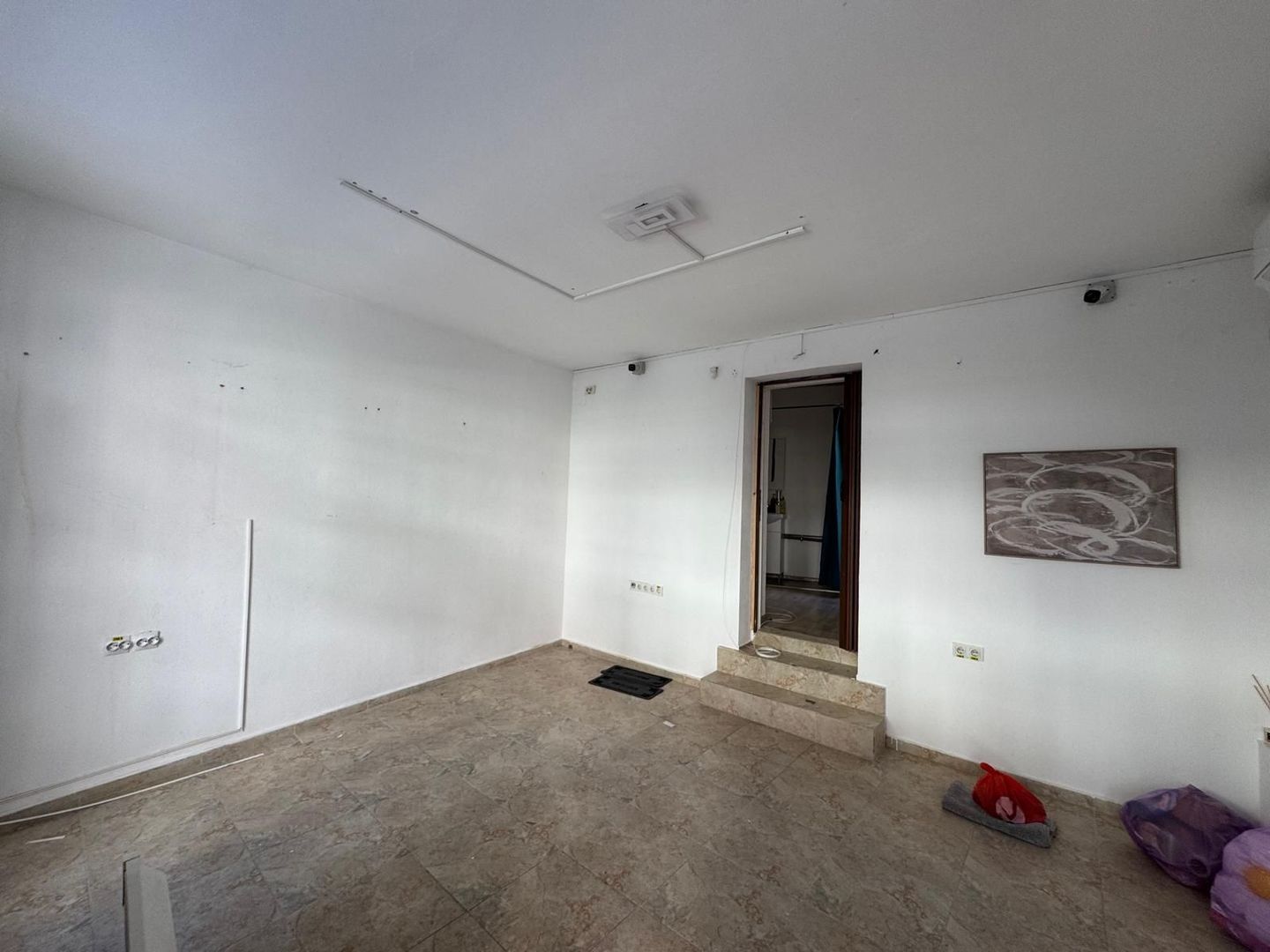 Spațiu comercial de închiriat în zona istorică cu vad pietonal - Poză 1