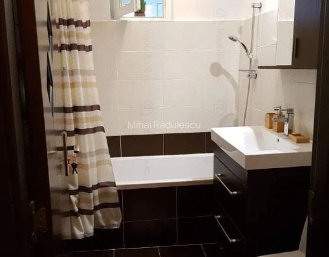 APARTAMENT MODERN 2 CAMERE GORJULUI MOBILAT & UTILAT BLOC ANVELOPAT - Poză 5