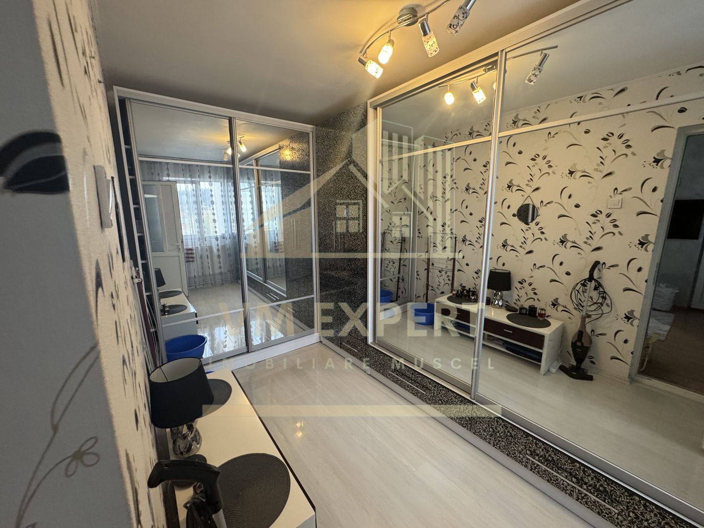 APARTAMENT 3 CAMERE ETAJ 3 VISOI - Poză 19