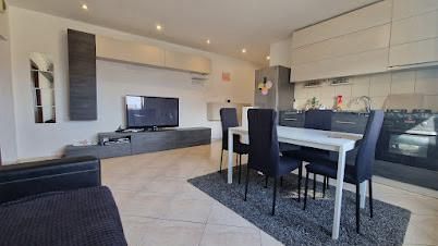 Apartament 3 camere, 64 mp, complet mobilat si utilat - Poză 3