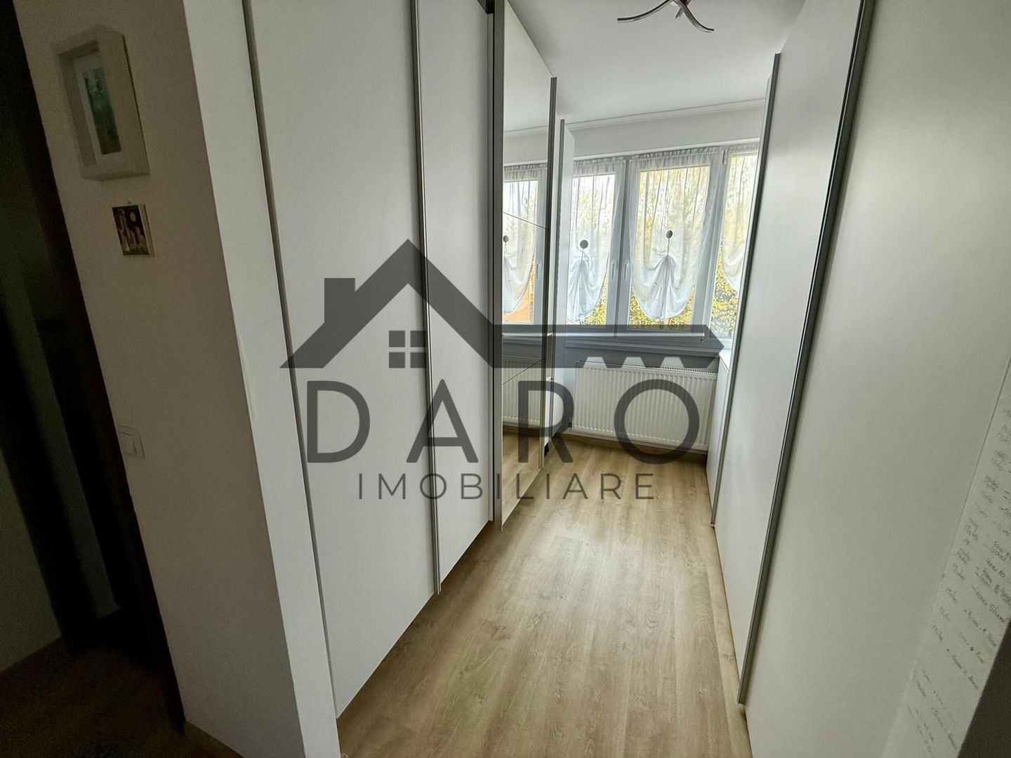 Apartament cu 2 camere in strada Moldovei. - Poză 8