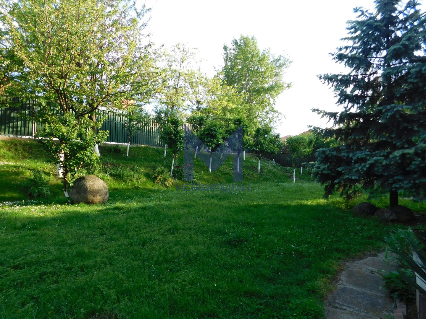 Vilă cu 1.350 mp teren în mijlocul orașului Grădina Botanică - Poză 17