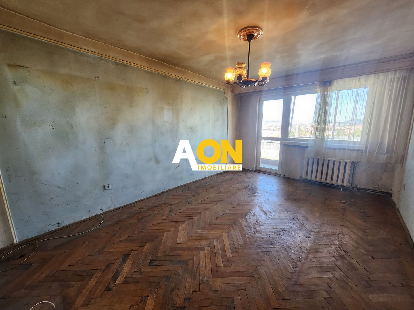 Apartament 3 camere, etaj intermediar, Cetate - Poză 2
