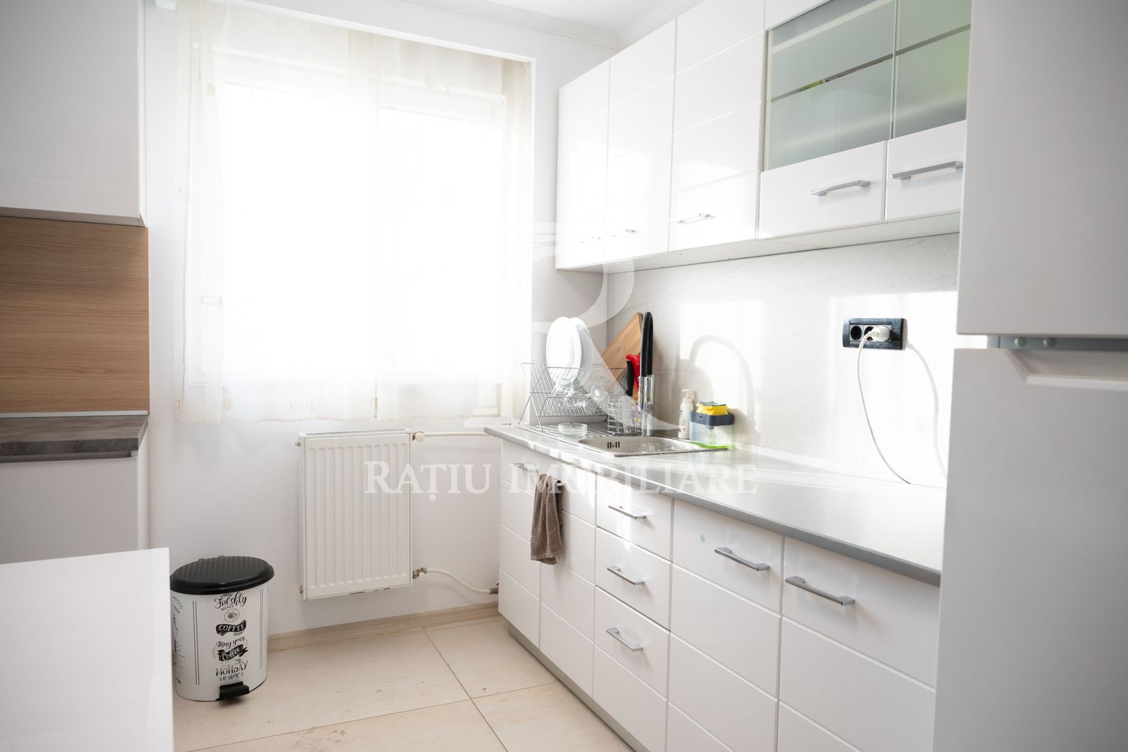 Apartament cu 3 camere | B-Dul Stefan Cel Mare | Oradea - Poză 12