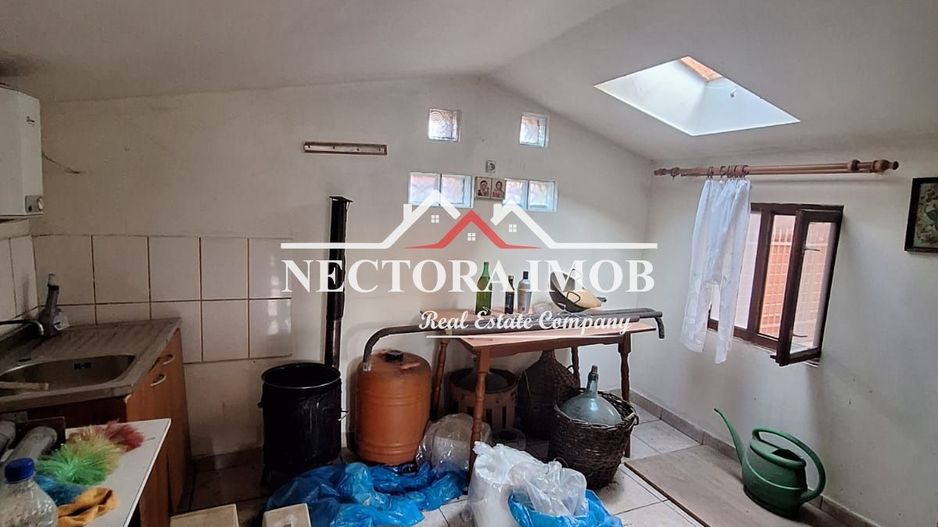 NECTORA IMOB-CASA mare 5 camere, 3 bai, pod, demisol pentru birouri - Poză 14