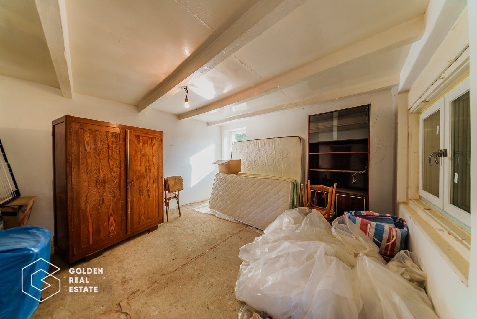 Vila superba, P+E,  Cuvin, 9 camere, 200 mp si teren 1300 mp plus anexa 3 camere - Poză 20