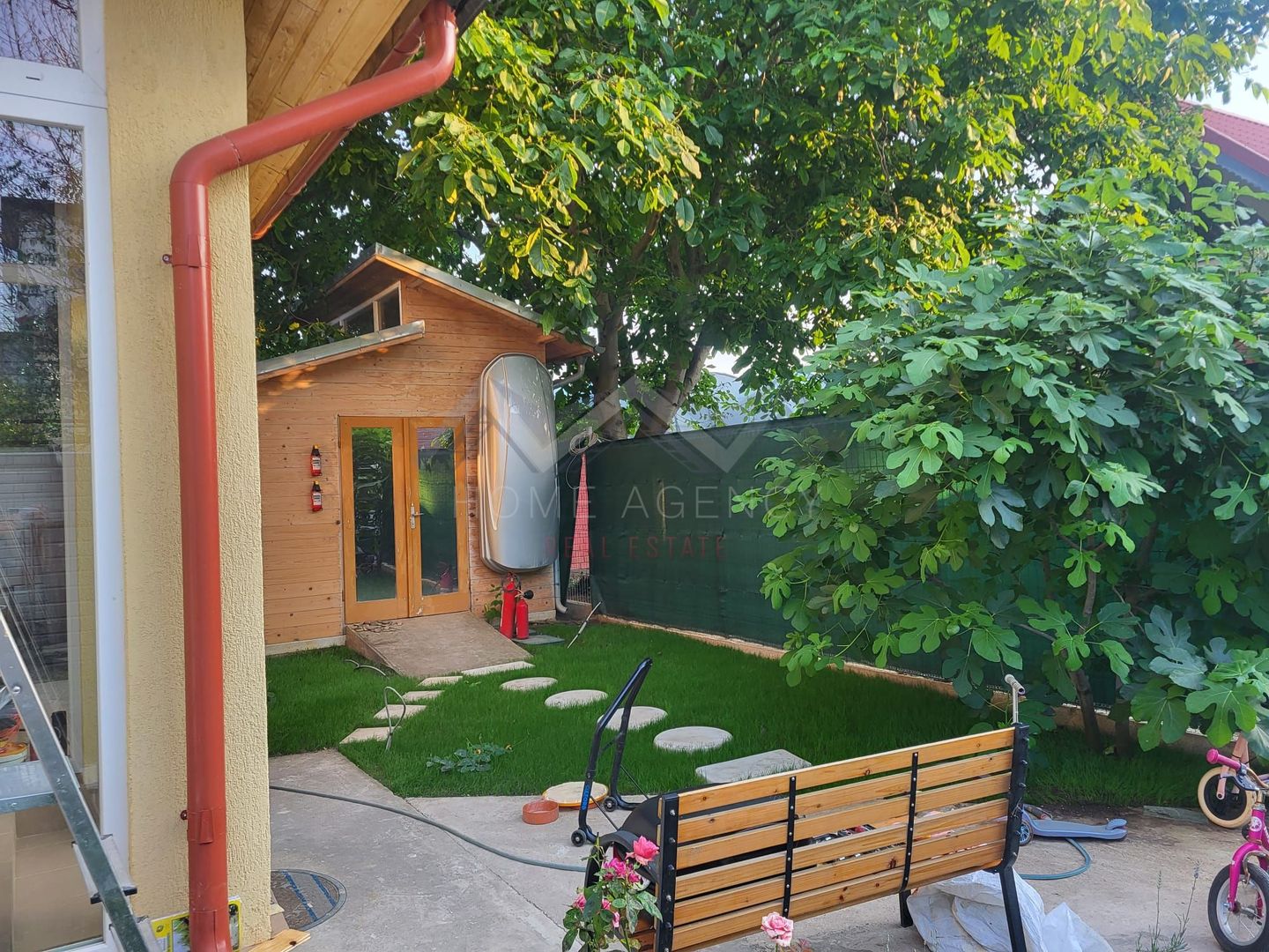 Casă de vânzare în Otopeni – 4 camere, 140 mp utili, central, ideal familii - Poză 2