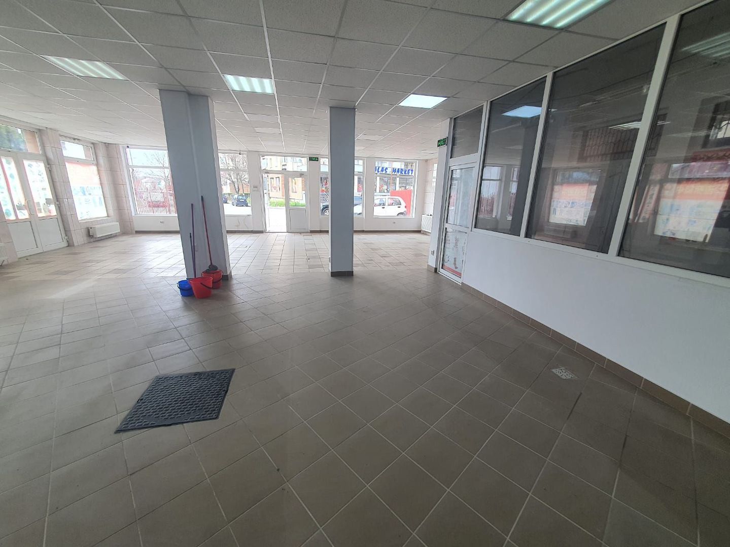 Spatiu comercial 300mp utili+parcari zona Gara Mică 5 eur mp - Poză 8