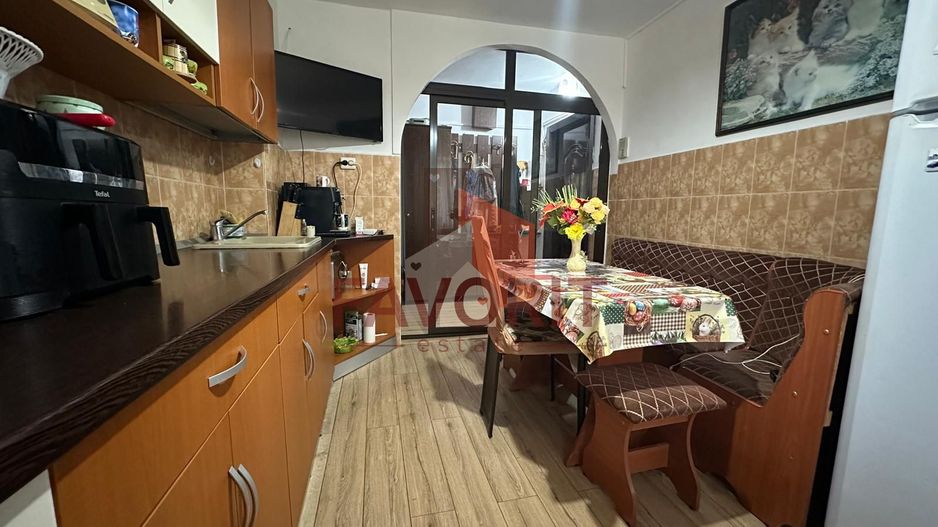 3 camere | centrala proprie | mobilat si utilat | zona excelenta | - Poză 6