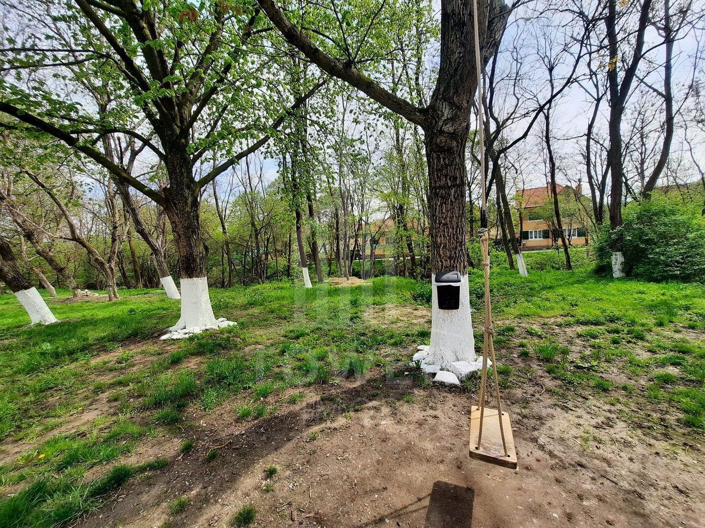 Pensiune de vânzare-9 camere cu baie, restaurant, curte-Apoldu de Sus - Poză 12