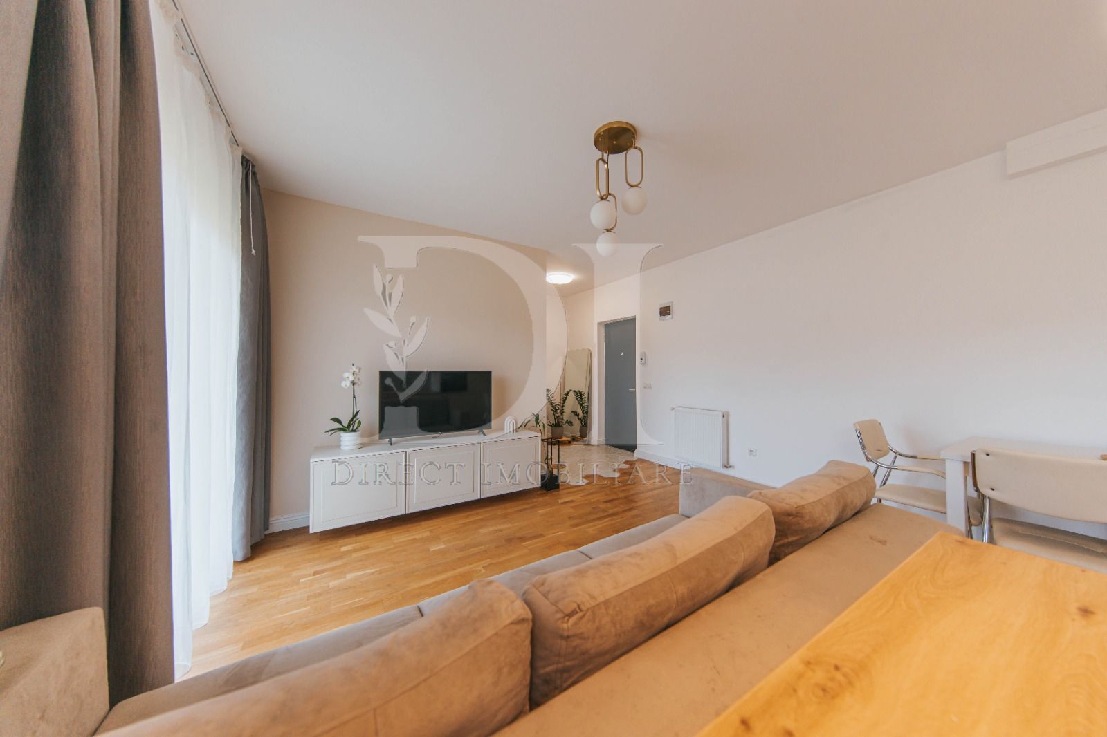 Apartament la cheie / terasa de 50 mp / Zona Terra - Poză 3