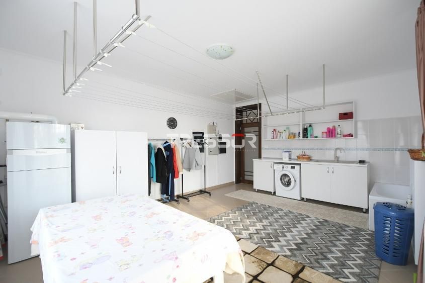 Proprietate premium cu teren de 2.000 mp | Casă 412 mp utili - Poză 9