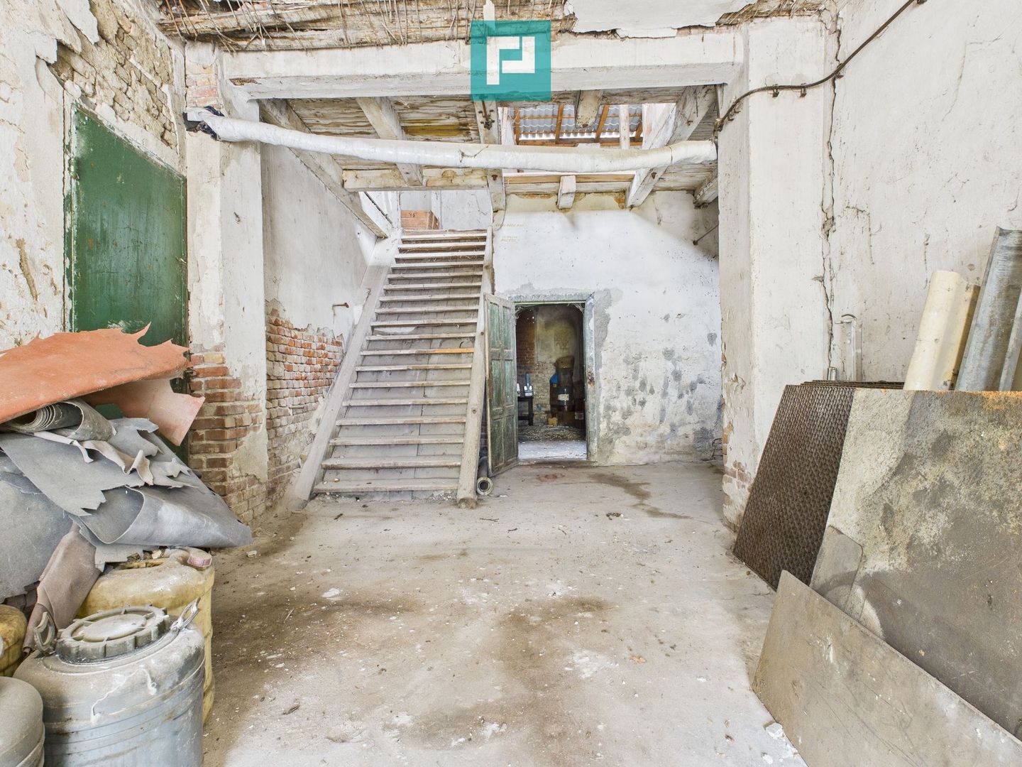 Spațiu versatil de 300 mp în Periam - Poză 3