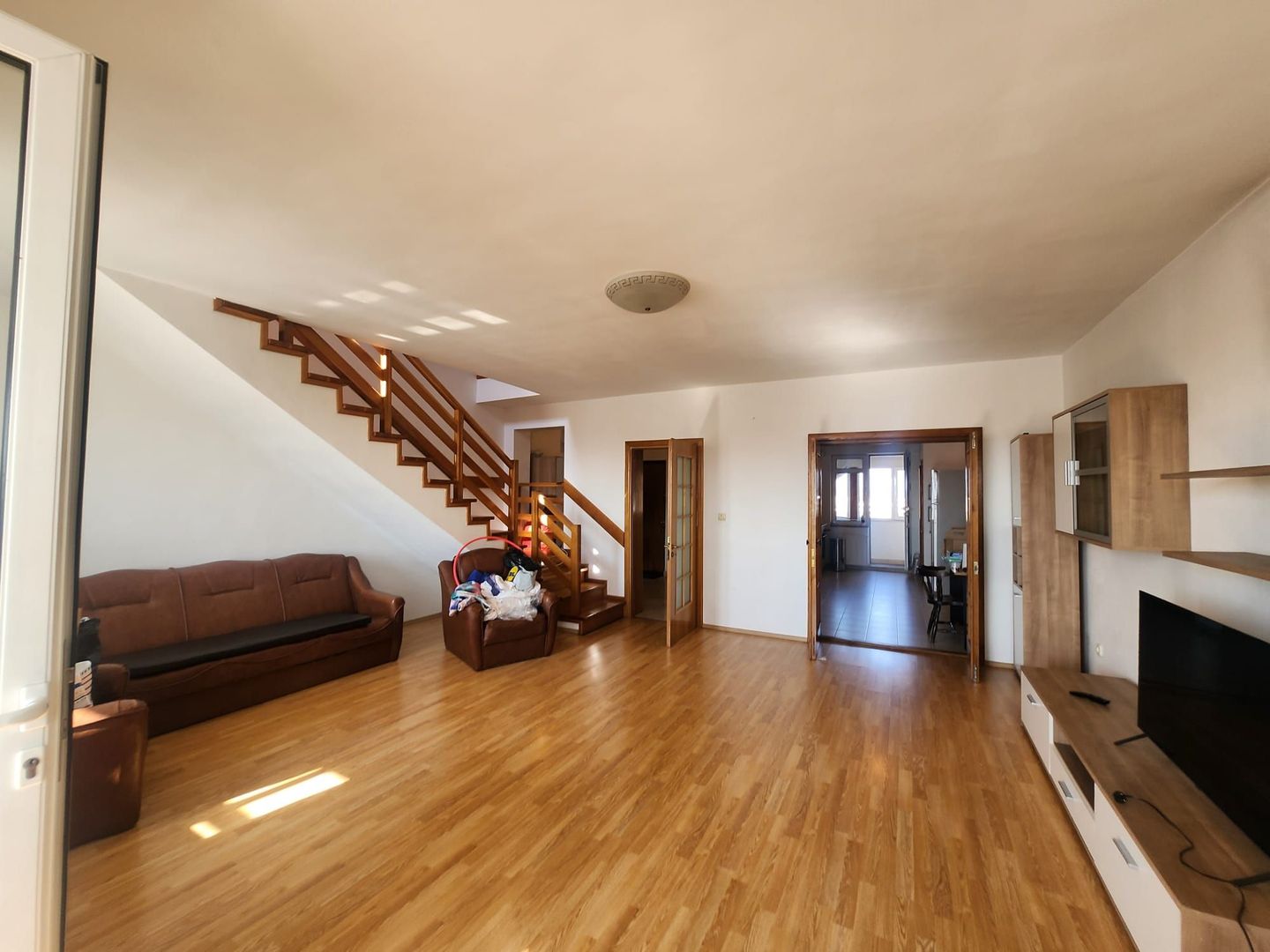 Apartament de vanzare Gh. Doja pe 3 nivele - Pitesti - Poză 1