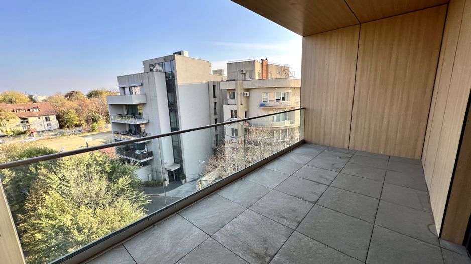 APARTAMENT DEOSEBIT CU 3 CAMERE LA VANZARE CU VEDERE LA LAC - Poză 17