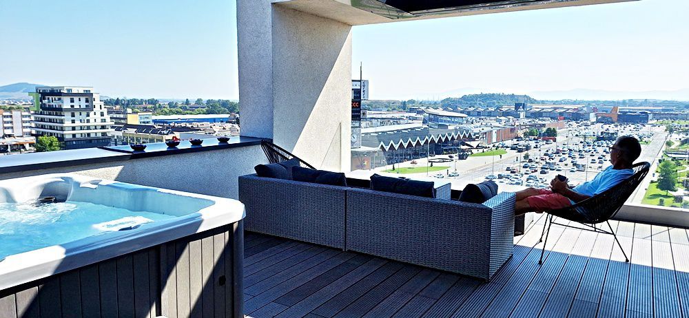 Penthouse cu terasa si jacuzzi in zona Coresi 2000 euro/luna - Poză 24