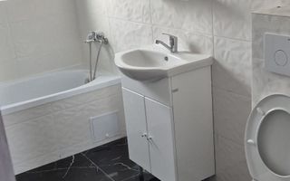 Casa Ciurbesti cu scara interioara si placa de beton! - Poză 5