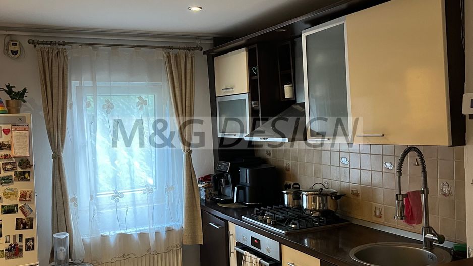 Apartament 4 camere Dambovita cu centrala - Poză 2
