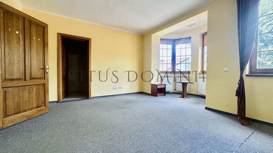 Casa de Închiriat Ultracentrala, 12 Camere, 10 Bai, 6 Parcari - Poză 7