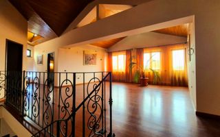 Cauți o casă mare sau spațiu pentru business? Aici le ai pe ambele! - Poză 16