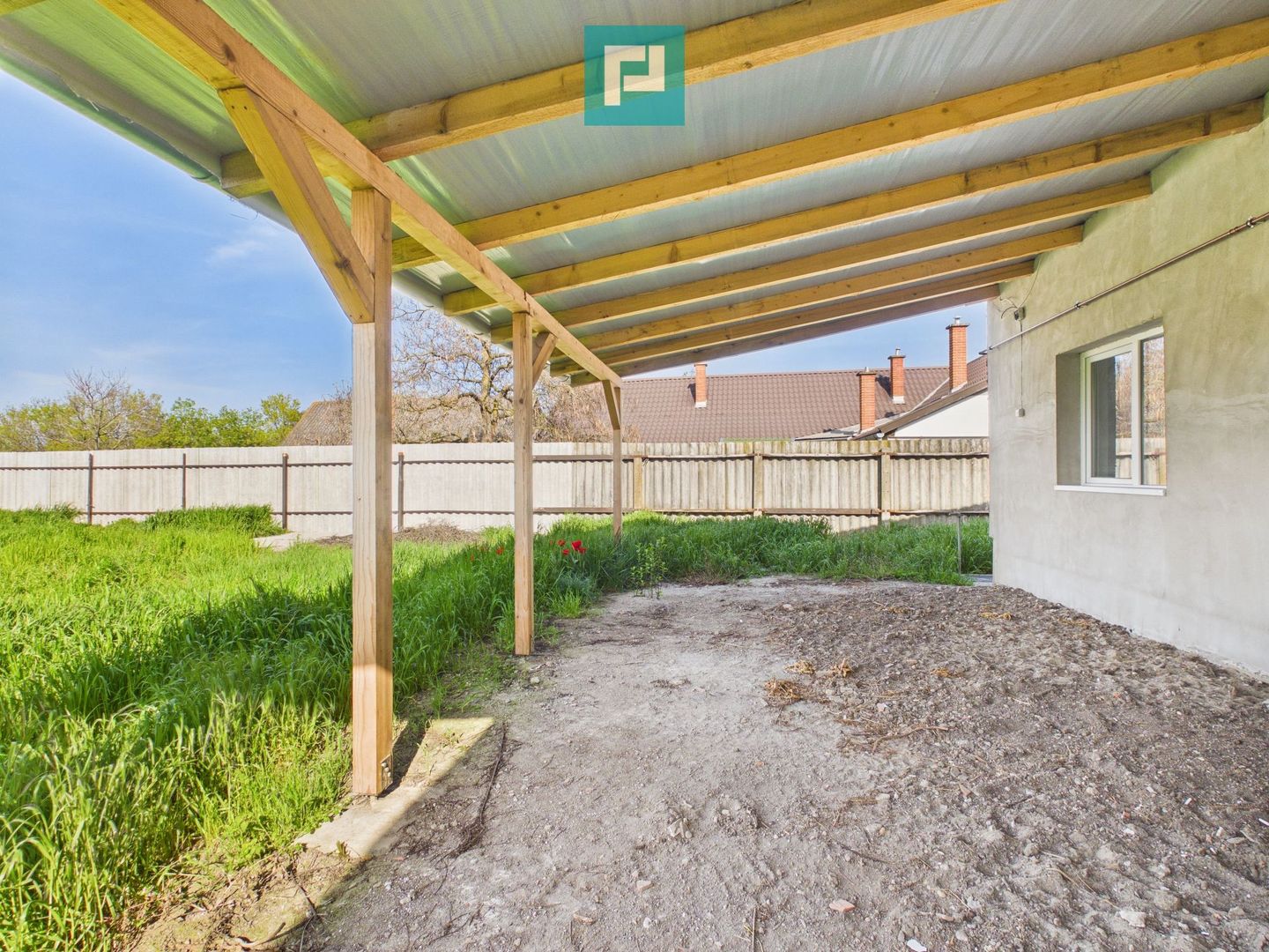 Casă renovată 4 camere si 1452 mp teren în Bătania - Poză 14