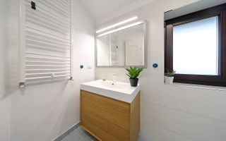 Proprietate Deosebita - Poză 61