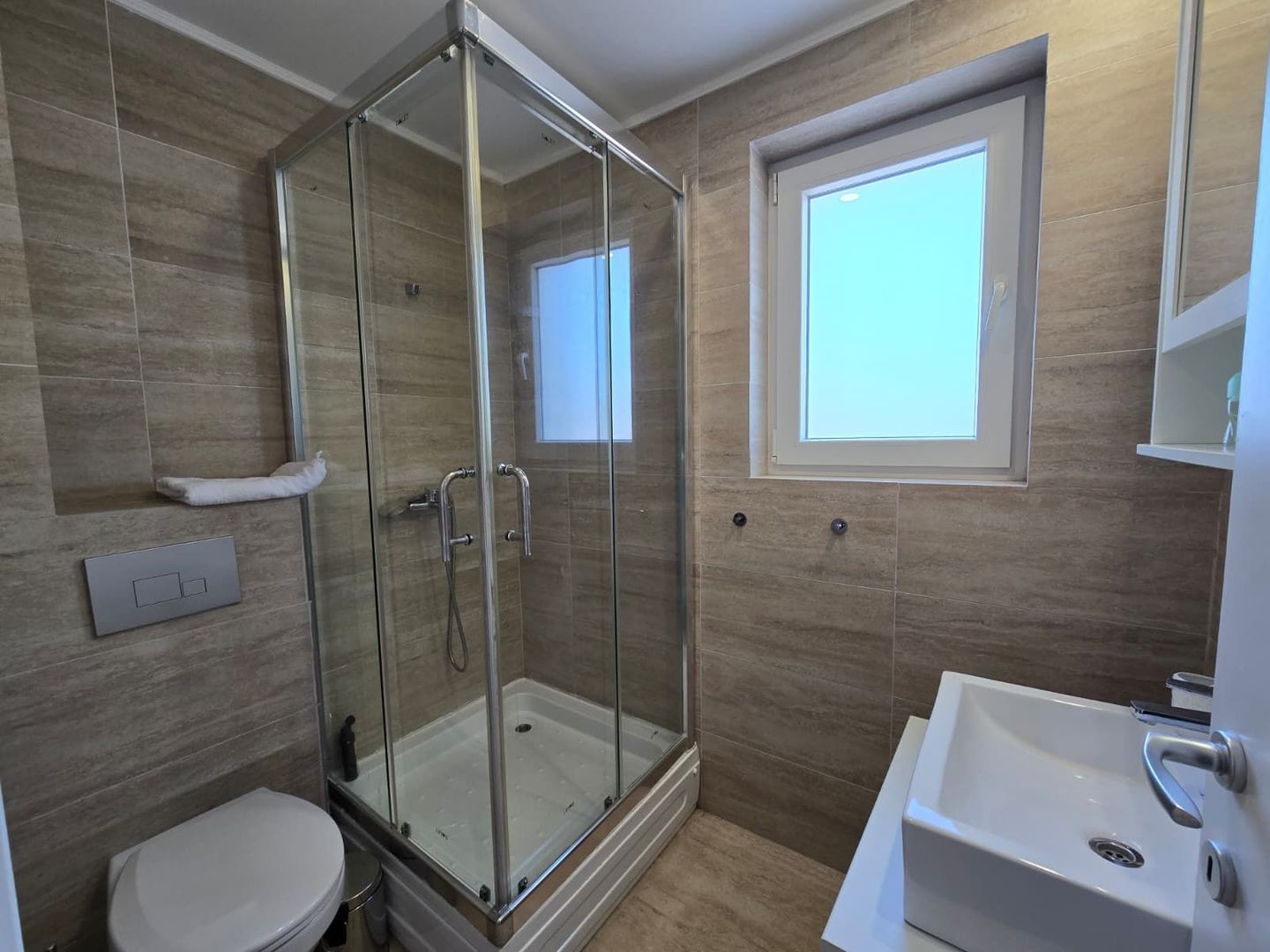 Cosmopolis - Vila N pe Colt cu 2 Dormitoare Mobilata si Utilata - Poză 10